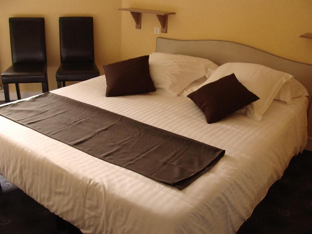 Fougères Hotel Le Flaubert חדר תמונה