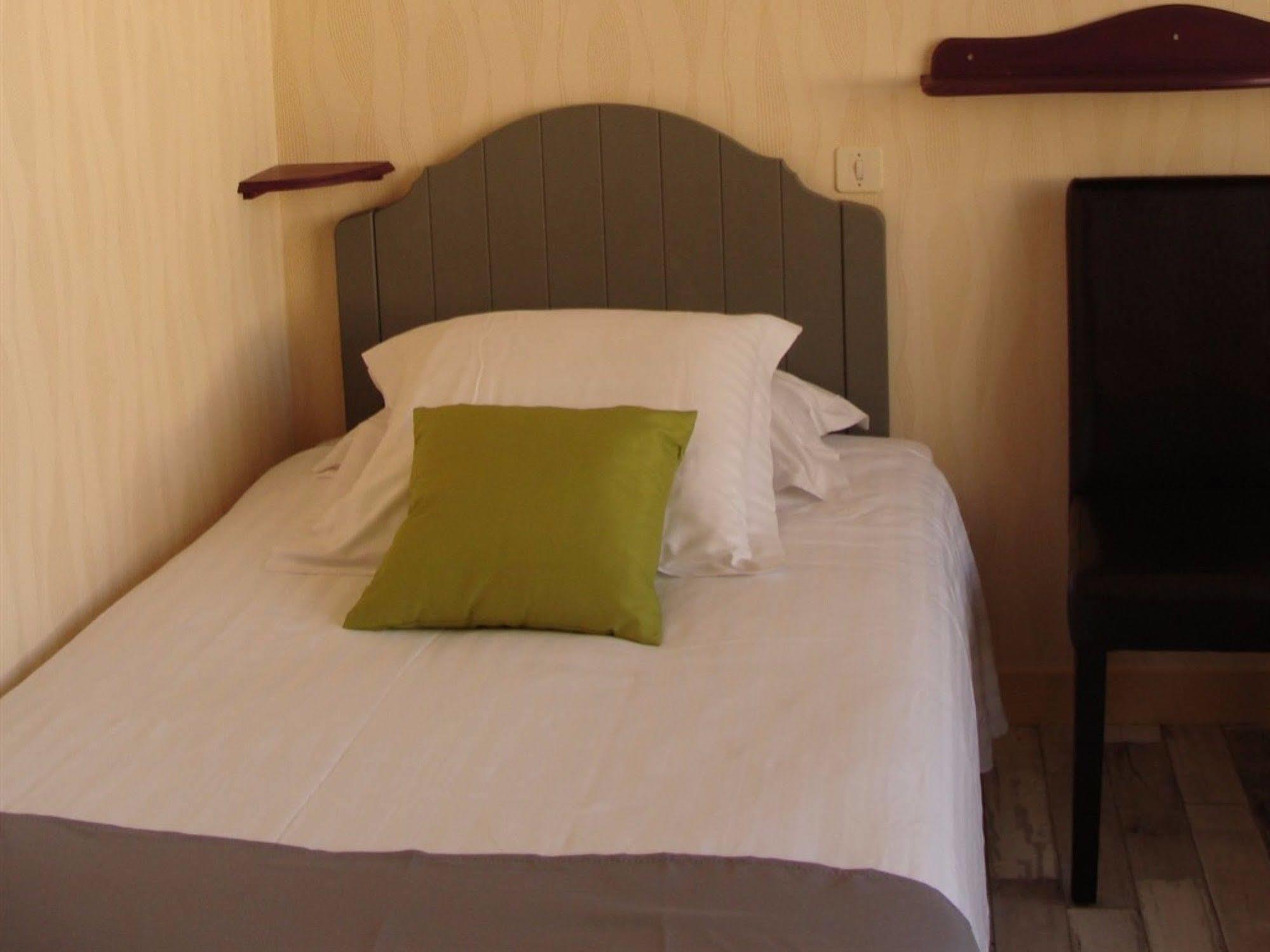 Fougères Hotel Le Flaubert מראה חיצוני תמונה