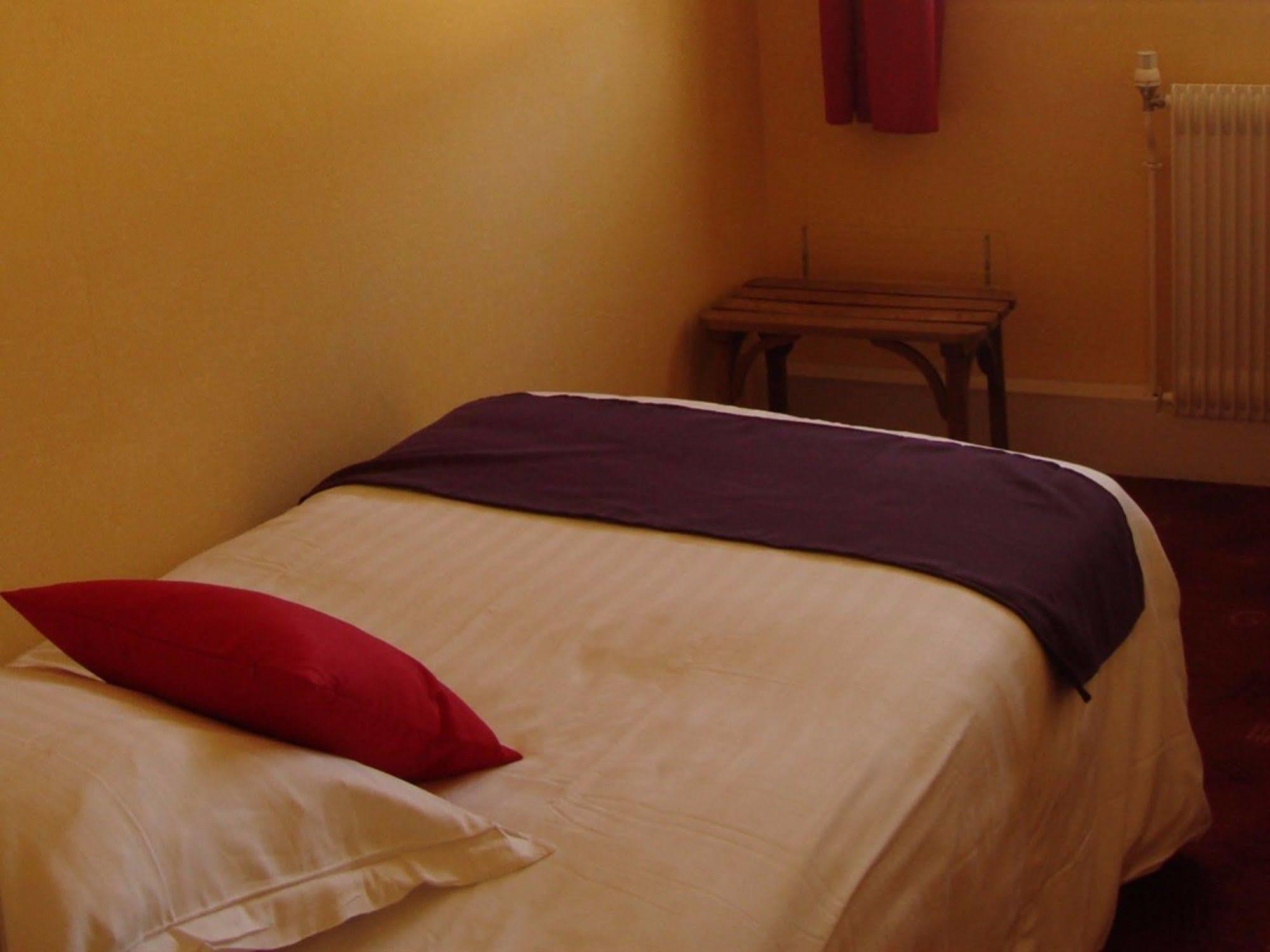 Fougères Hotel Le Flaubert מראה חיצוני תמונה